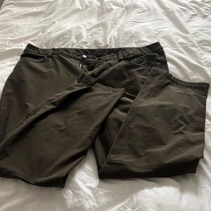 lululemon athletica Men's Pants - Dark Olive